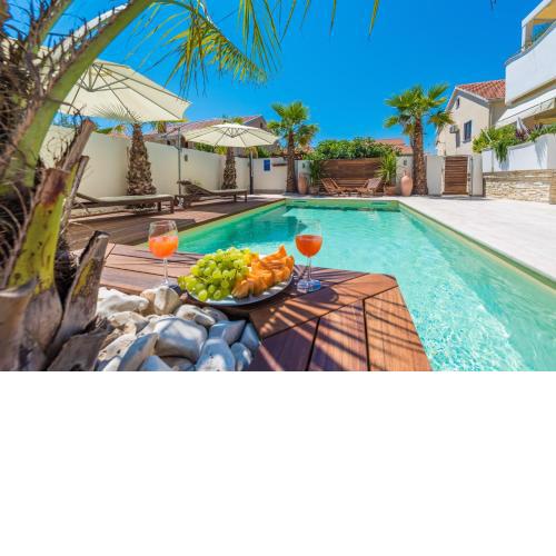 Villa Antisin with Heated Pool