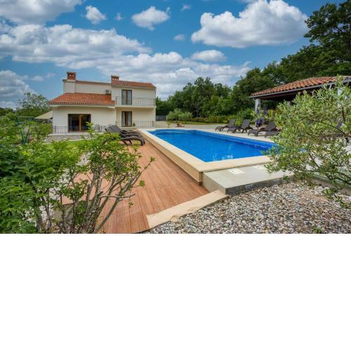 Villa Aqua