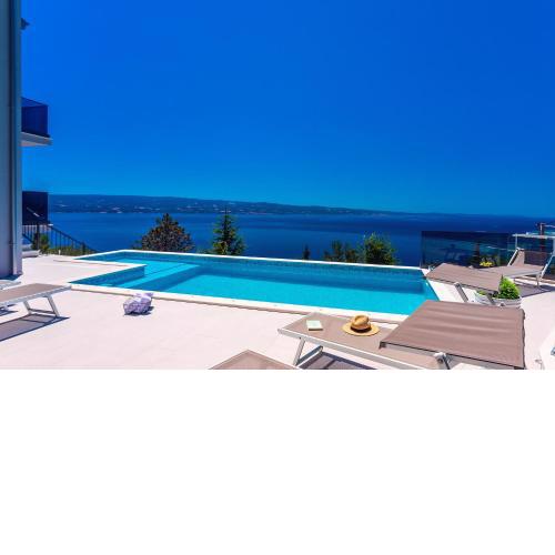 Villa Belvedere with heated pool, billiards, Media room, sea views,10 pax