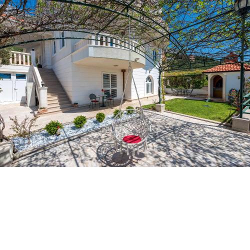 Villa Božica - sea view stone villa with free parking