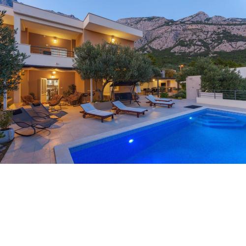 Villa Cupido in Makarska, private pool