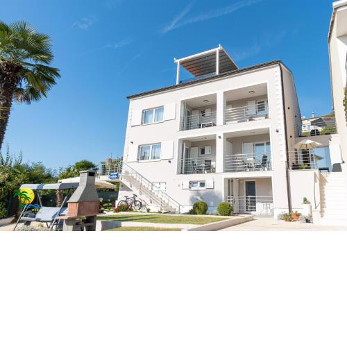 Villa Green Palm