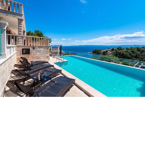 Villa Kadena with private pool- 70m from the beach