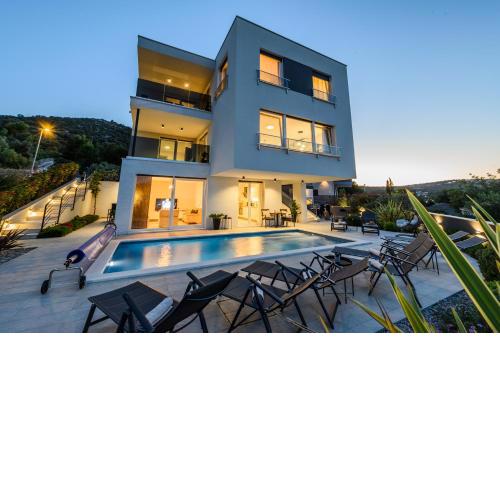 Villa Kapetanova Lanterna luxury apartment Barka with heated pool