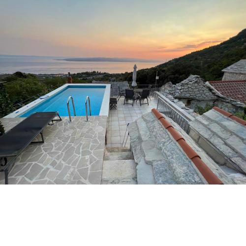 Villa Kristina - Ferienhaus Baška Voda - Topići, Private Outdoor Swimmingpool, WiFi