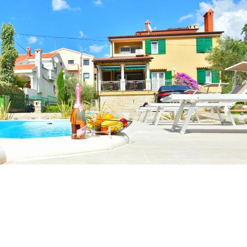 Villa Lux Nina with six bedrooms, private pool, sauna