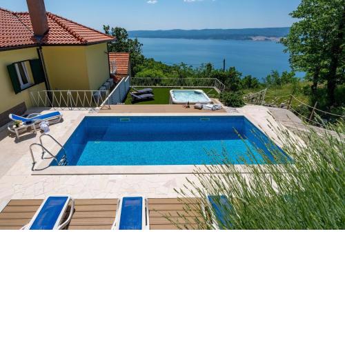 Villa Maruncela with sea and island views, 5 bedrooms, private pool, gym