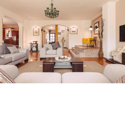 Villa mit privatem Pool, Billard, Tischtennis, BBQ, Kinderspielplatz
