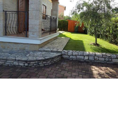 Villa Nevena in Buići Poreč for max 10 Persons 6km from the beach