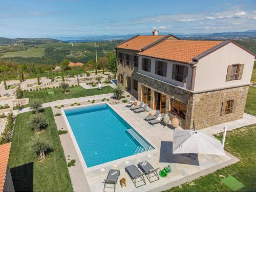 Villa Paradiso dIstria with Spa and heated pool
