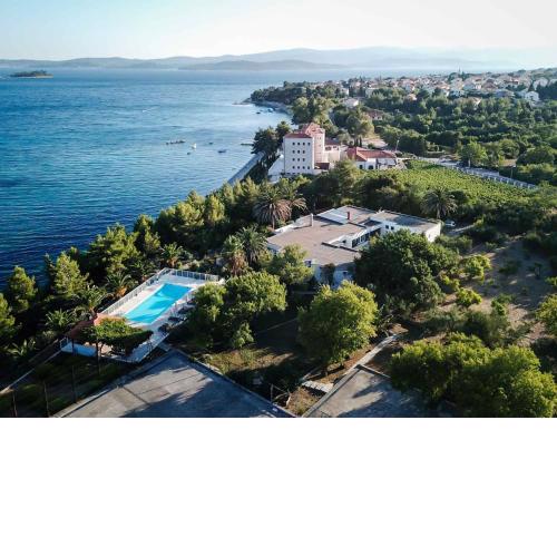 Villa Peljesac Majestic A Beautiful 8 Bedroom Villa Short Stroll Down the Path to the Beach
