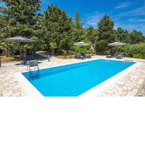 Villa Pinia Holiday home with a pool