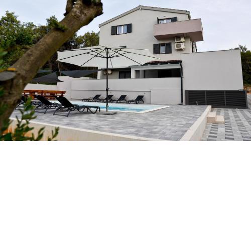 Villa Pinia with pool, Zadar