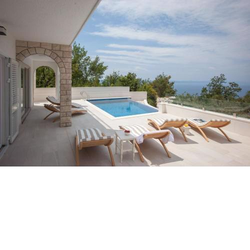 Villa Retro fusion a luxury villa in Tucepi