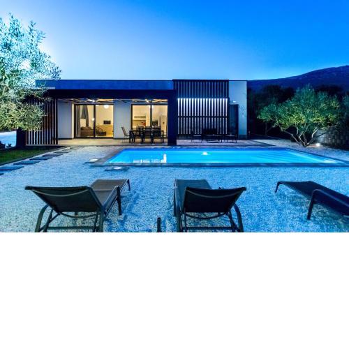 villa Sempervivum 2 with pool and sea view