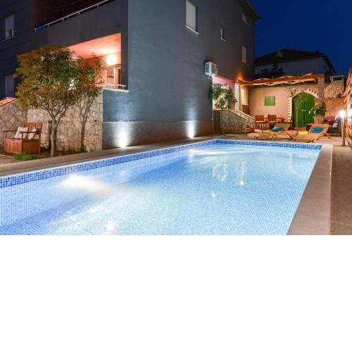 Villa Šima- Luxusappartement mit privatem Pool