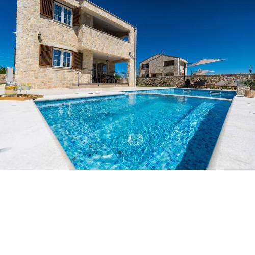 Villa Stancija Privlaka 2 with heated pol