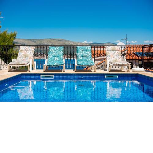 Villa Sunset Apartments