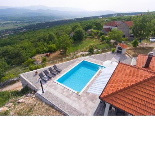 Villa Toni, villa in Imotski, private pool, barbeque, private parking