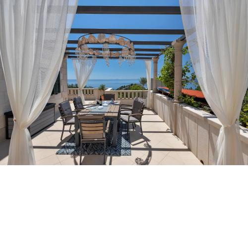 Villa Vesna with heated pool