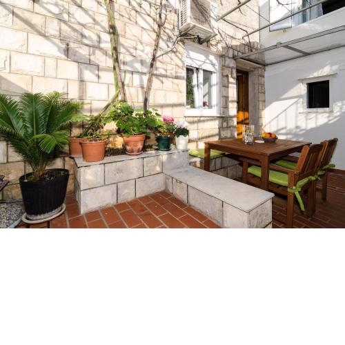 White Wave Guest House