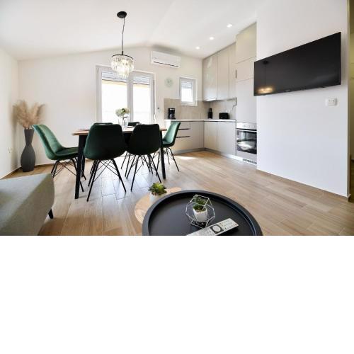 Wohnung Libra in Posedarje mit Terrasse, Garten