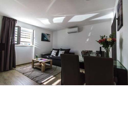 Wonderful apartment near city center and sea