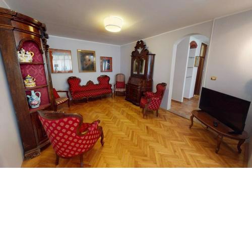 Writer's Apartment in an Unique Split District