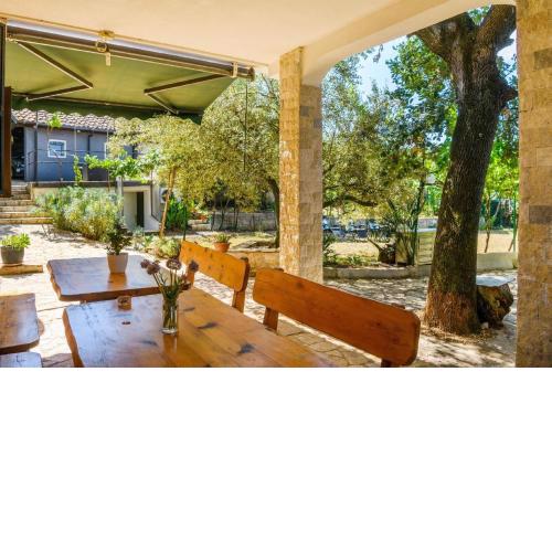 Wunderschönes Ferienhaus in Pomer mit Garten